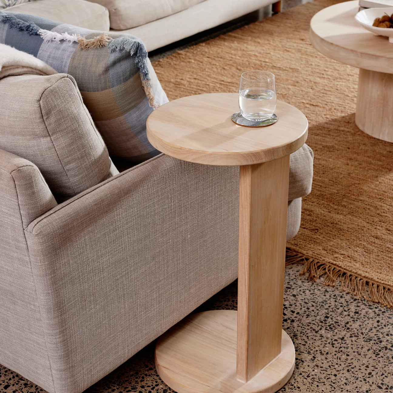 Sidetable Wilbur Whitewash