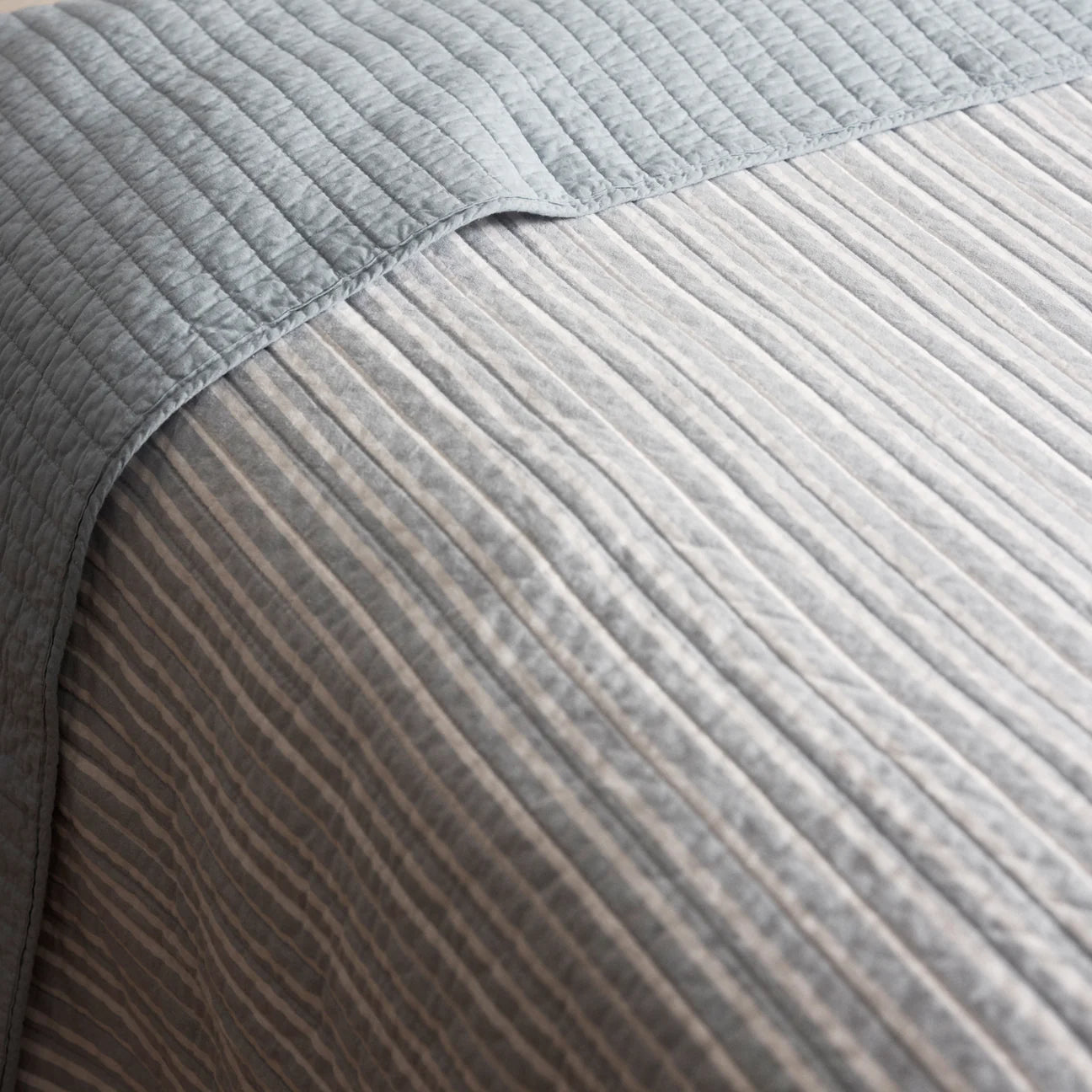 Quilt Sinclair Blue Stripe 240x260