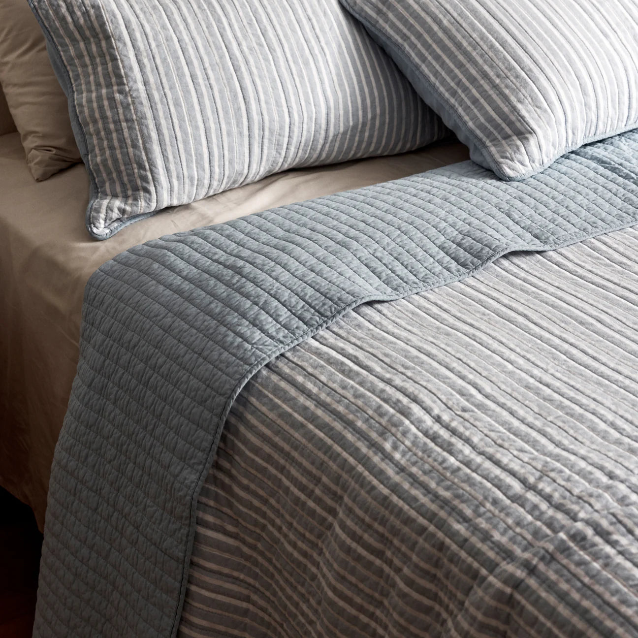Quilt Sinclair Blue Stripe 240x260